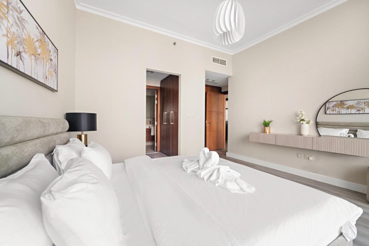 First Class 3Br With Full Burj Khalifa And Fountain View Dubai Exteriör bild