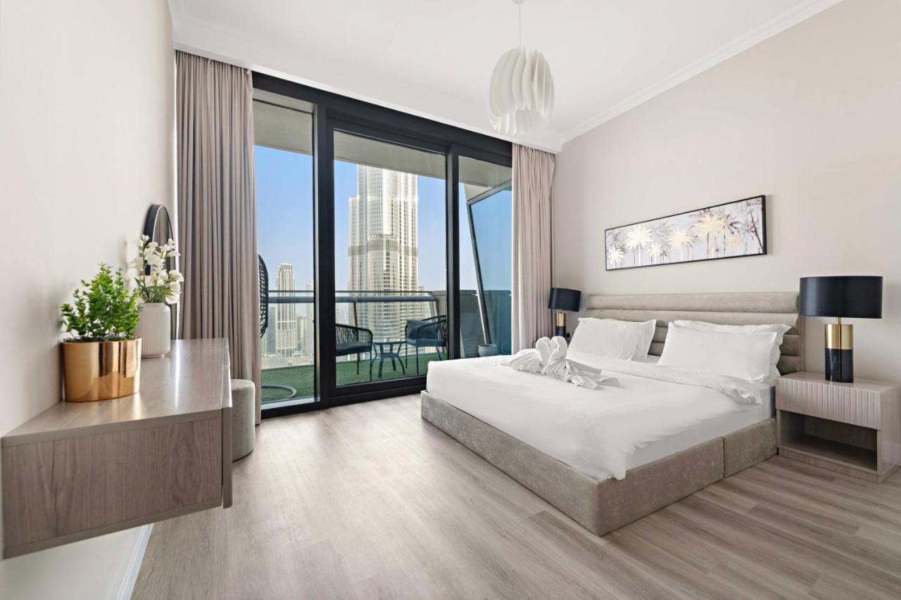 First Class 3Br With Full Burj Khalifa And Fountain View Dubai Exteriör bild