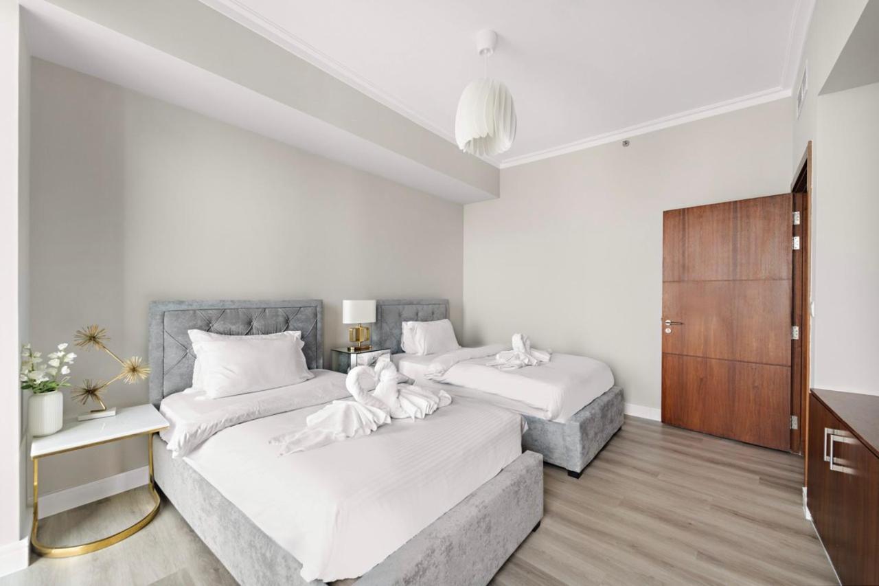 First Class 3Br With Full Burj Khalifa And Fountain View Dubai Exteriör bild